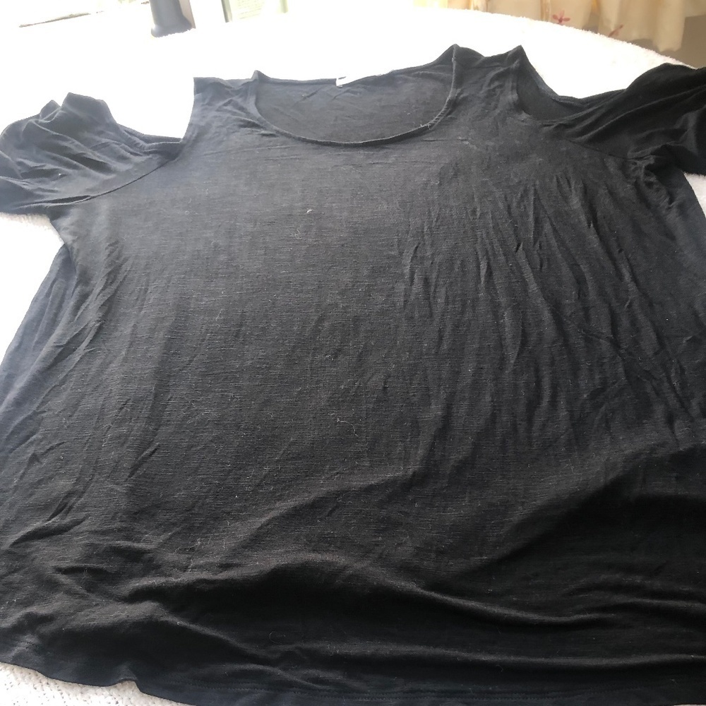 Rickiβs xxl teeshirt open shoulder short sleeve , round neck, new or like new